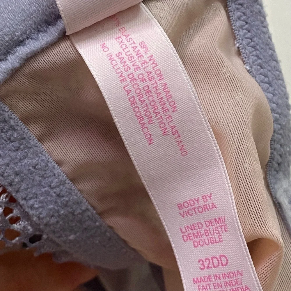 Victoria’s Secret - Body By Victoria Unlined Demi Bustier - Picture 8 of 9